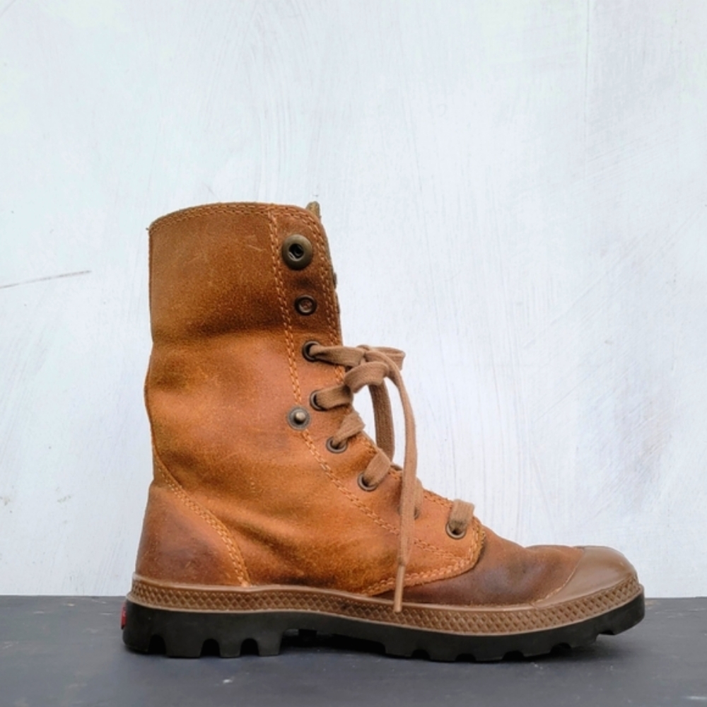 Palladium Women’s Baggy Leather Boots with Foldable Cuff - Picture 5 of 15
